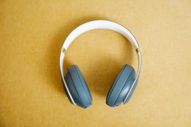 Noise-Cancelling Headphones